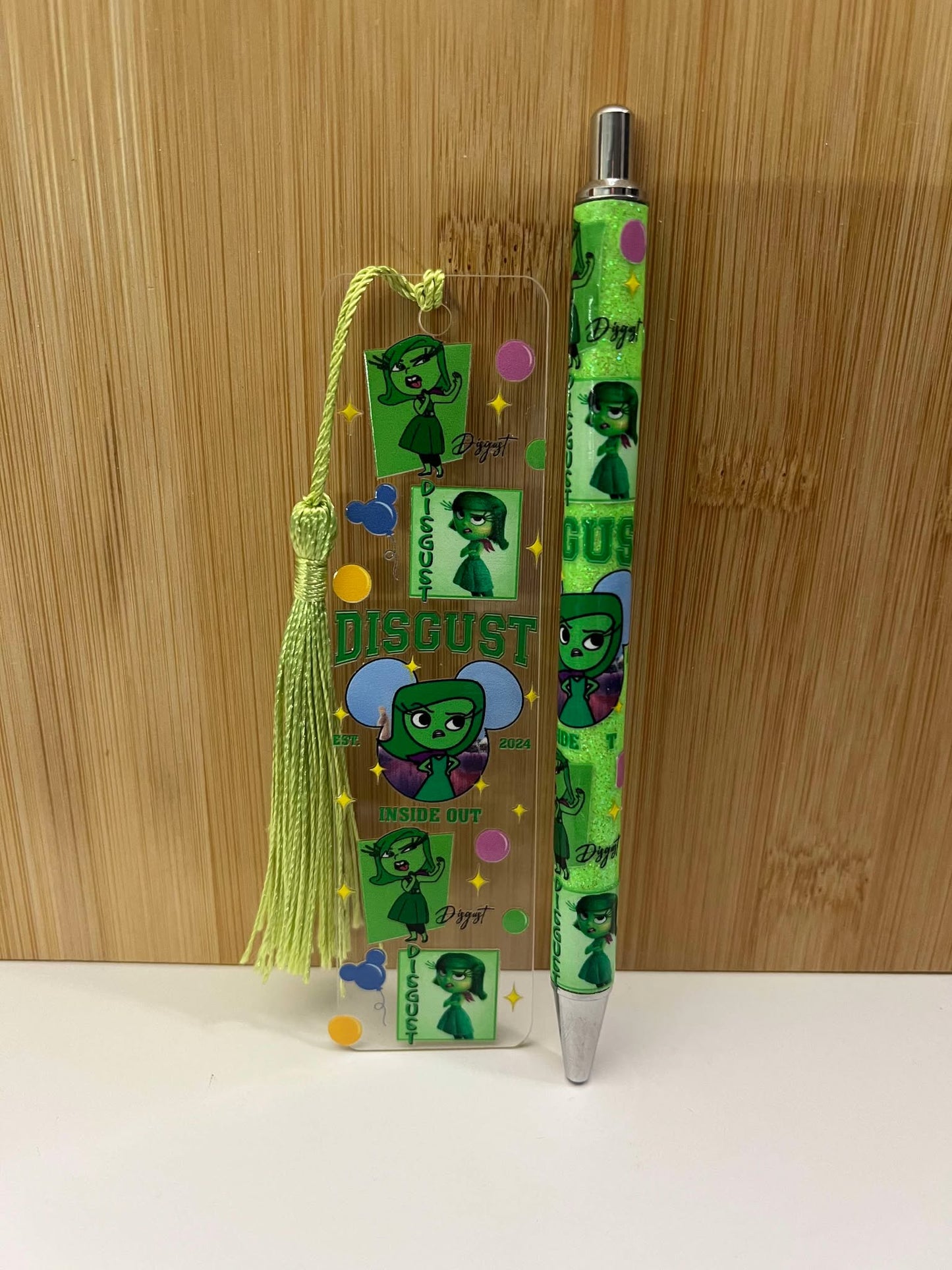 Green Girl - Bookmark/pen set