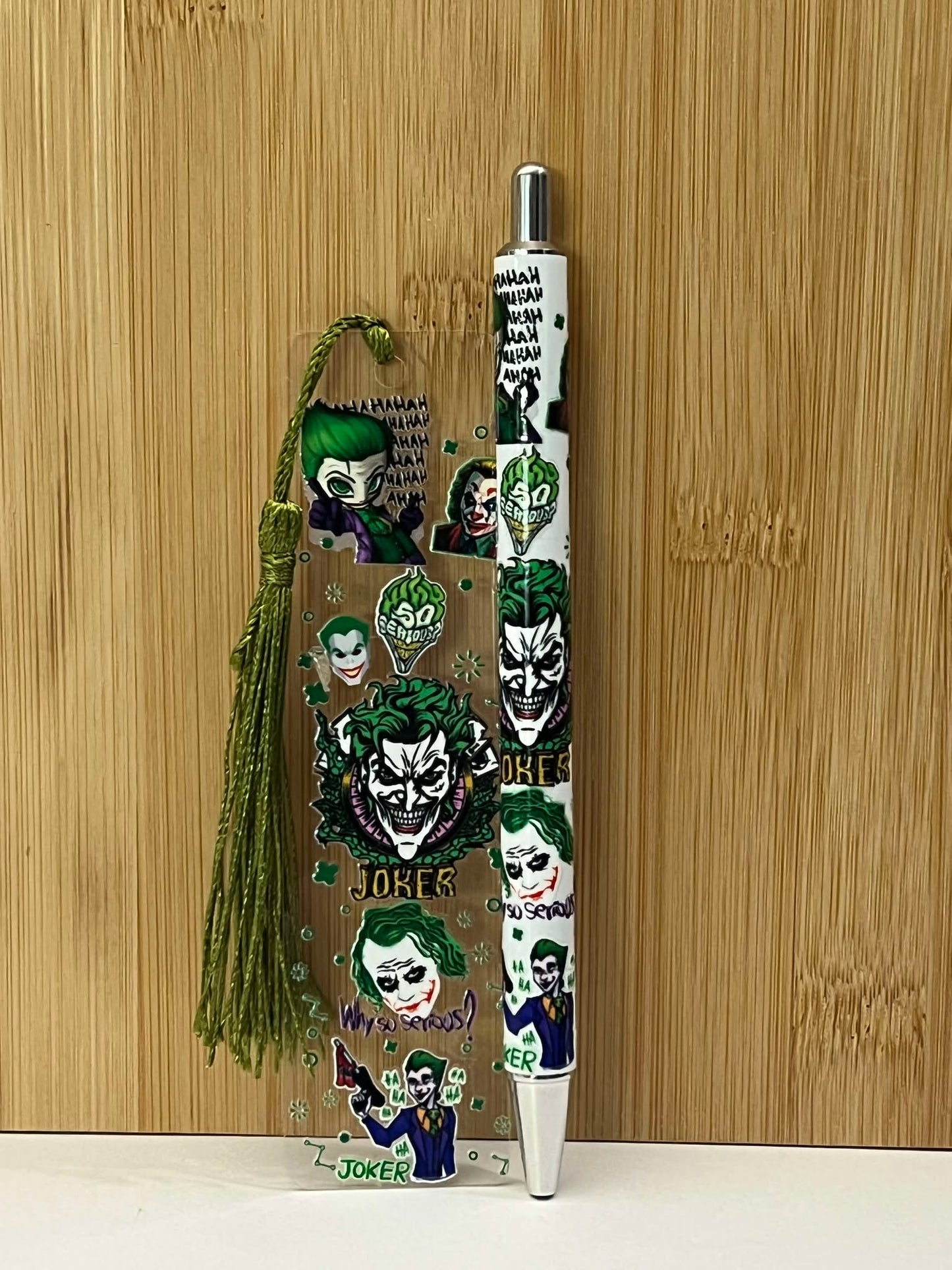 Jokester Green - Bookmark/pen set