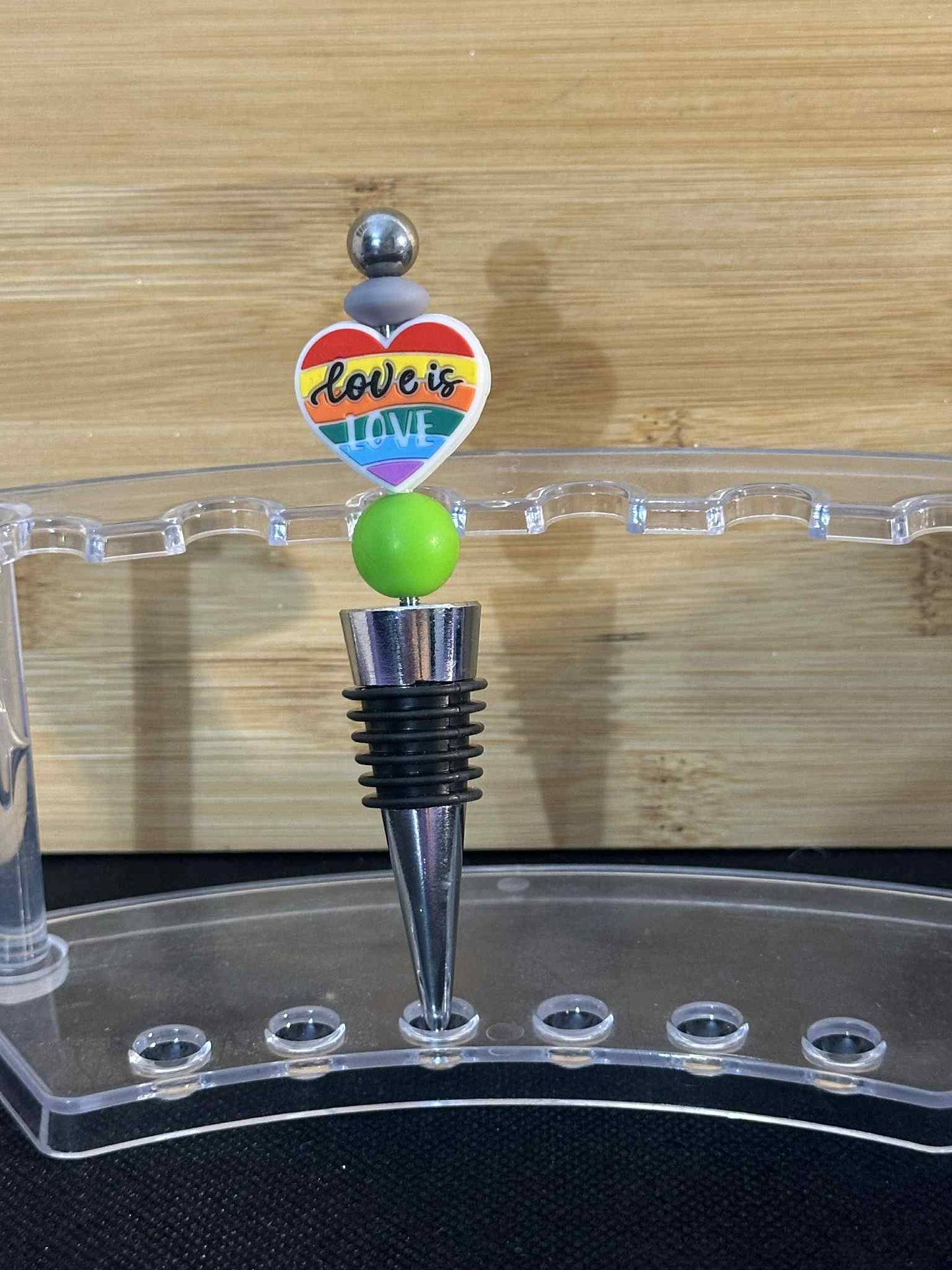 Rainbow Heart love is love with green - Wine Stopper