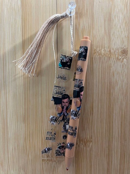 JR  - Bookmark/pen set