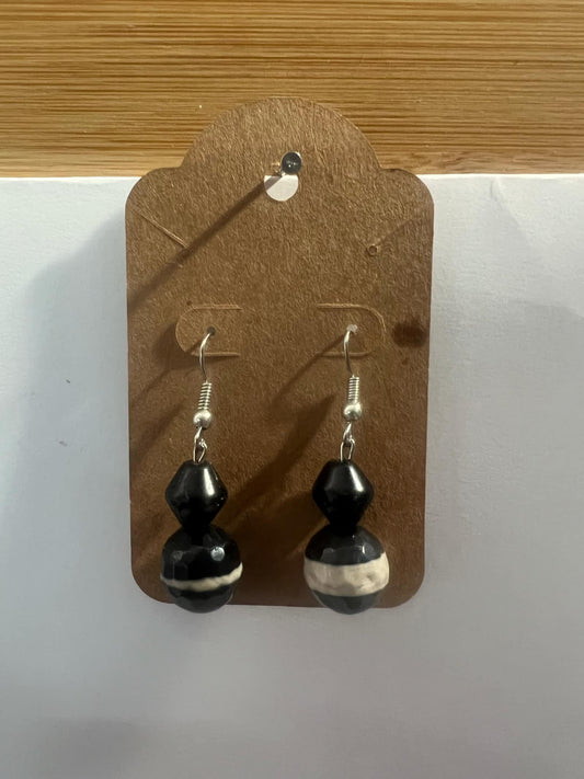 Dangle Earrings Black and silver